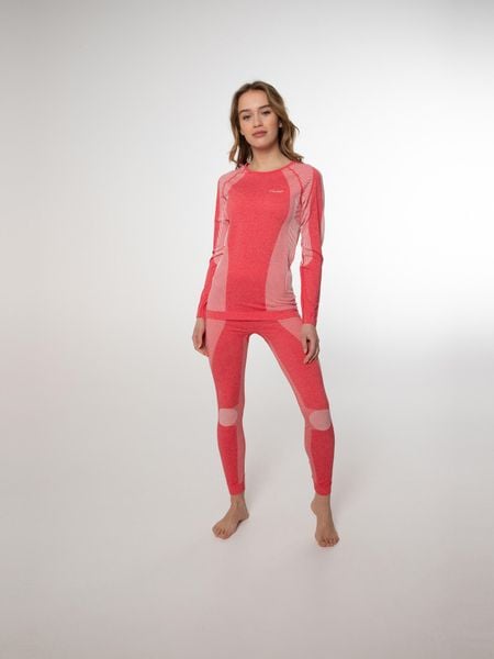 Spodnie damskie Protest CASEY thermo pants. Czerwone spodnie narciarskie Protest, l, bez wzorów, z materiału, narciarskie. Za 279.99 zł.