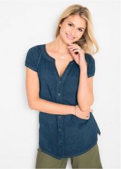 "Bluzka bawełniana ""cold-dyed"", krótki rękaw, ze zrównoważonej bawełny". Niebieskie bluzki bonprix, bez wzorów, z bawełny, bez kołnierzyka, bez ramiączek. Za 77.99 zł.