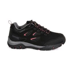 Buty trekkingowe damskie Holcombe IEP Low Regatta. Czarne trekkingi Regatta, z poliesteru, trekkingowe. W wyprzedaży za 261.45 zł.