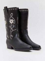 Bellucci Kozaki w kolorze czarnym rozmiar: 36. Czarne kozaki Bellucci, na zimę, bez obcasa, bez zapięcia. Za 201.95 zł.