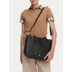 Torebka Beverly Hills Polo Club. Czarne torebki klasyczne Beverly Hills Polo Club, bez wzorów, bez dodatków. Za 219.99 zł.