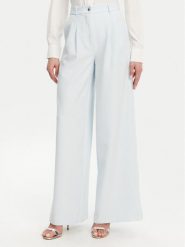 Guess Spodnie palazzo W5GB02 WH9Y2 Błękitny Wide Leg. Niebieskie spodnie materiałowe Guess, s, z aplikacjami, z materiału. Za 279.99 zł.