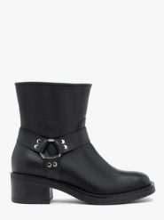 Czarne botki biker boots ze skóry licowej. Czarne botki Ryłko, bez wzorów, ze skóry, bez obcasa, bez zapięcia. Za 549.99 zł.