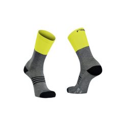 Skarpety rowerowe NORTHWAVE EXTREME PRO HIGH SOCK. Szare skarpety Northwave, bez wzorów. Za 120.00 zł.