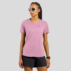 Koszulka z krótkim rękawem damska ODLO T-shirt crew neck s/s ESSENTIAL. Czerwone koszulki sportowe Odlo, bez wzorów, bez ramiączek. Za 249.99 zł.