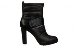 Botki Calvin Klein Nasha Black, Czarny, Tworzywo - 39. Czarne botki Calvin Klein, z aplikacjami, z nylonu, bez obcasa, bez zapięcia. W wyprzedaży za 314.10 zł.