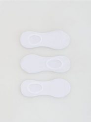 Skarpetki stopki 3 pack - biały. Białe skarpety Reserved, bez wzorów. Za 39.99 zł.
