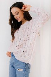 Sweter damski z wełną okrągłym dekoltem i pięknym splotem różowy. Czerwone swetry Sukienki.shop, na lato, s, w ażurowe wzory, z materiału, bez ramiączek. Za 139.00 zł.