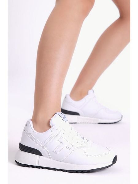 Trendyol Sneakersy w kolorze białym rozmiar: 40. Białe trampki Trendyol, bez wzorów, bez zapięcia. Za 114.95 zł.