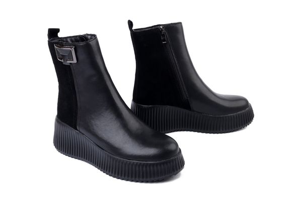 FILIPPO DBT7268/25 BK czarny, botki damskie. Czarne botki Filippo, bez wzorów, ze skóry, bez obcasa, bez zapięcia. Za 217.17 zł.