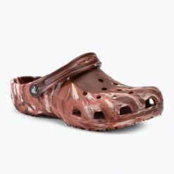 Klapki Crocs Classic Marbled Clog. Brązowe klapki Crocs, bez wzorów, bez obcasa. Za 209.99 zł.