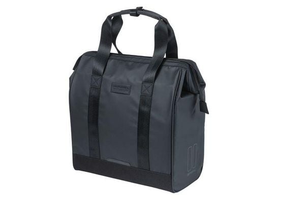 Basil Grand torba na rower plandeka 23L z hakami MIK. Czarne torby na laptopa BASIL, bez wzorów, z materiału, na ramię, duże. Za 254.44 zł.