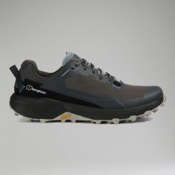 Buty outdoor damskie Berghaus Revolute Active Shoe. Czarne trekkingi Berghaus, outdoorowe. Za 450.99 zł.