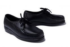 SOLO 015 SZ czarny, półbuty mokasyny damskie sznurowane. Czarne mokasyny Solo, bez wzorów, ze skóry, bez obcasa. Za 244.90 zł.