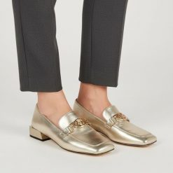 Półbuty damskie S.Barski, cholewka skóra naturalna metalizowana niski fason zaokrąglony nosek ozdobny metalowy element na podbiciu stabilny obcas blo. Żółte czółenka S.BARSKI, bez wzorów, ze skóry, bez obcasa, na obcasie, bez zapięcia. Za 389.00 zł.