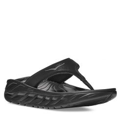 Japonki Hoka. Czarne klapki HOKA, bez wzorów, bez obcasa. Za 239.99 zł.