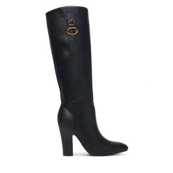 Kozaki Guess. Czarne kozaki Guess, bez obcasa, na słupku, bez zapięcia. Za 824.99 zł.