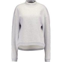 Calvin Klein Jeans Bluza light grey. Szare bluzy sportowe Calvin Klein Jeans, s, z bawełny. W wyprzedaży za 274.45 zł.
