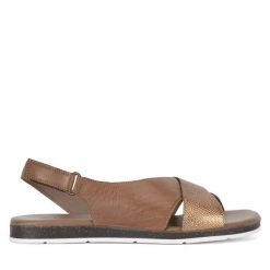 Sandały Lasocki. Brązowe sandały Lasocki, bez wzorów, bez obcasa, na płaskiej podeszwie, bez zapięcia. Za 149.99 zł.