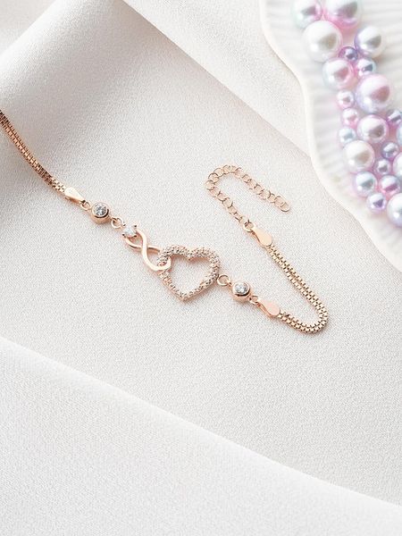 Heliophilia Srebrna bransoletka z elementem ozdobnym rozmiar: onesize. Szare bransoletki Heliophilia, z cyrkonią, srebrne. Za 104.99 zł.