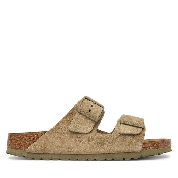 Klapki Birkenstock. Brązowe klapki Birkenstock, bez wzorów, bez obcasa. Za 509.99 zł.