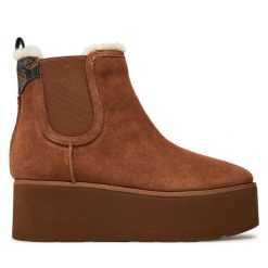Botki Guess. Brązowe botki Guess, z aplikacjami, bez obcasa, na koturnie, bez zapięcia. Za 739.99 zł.