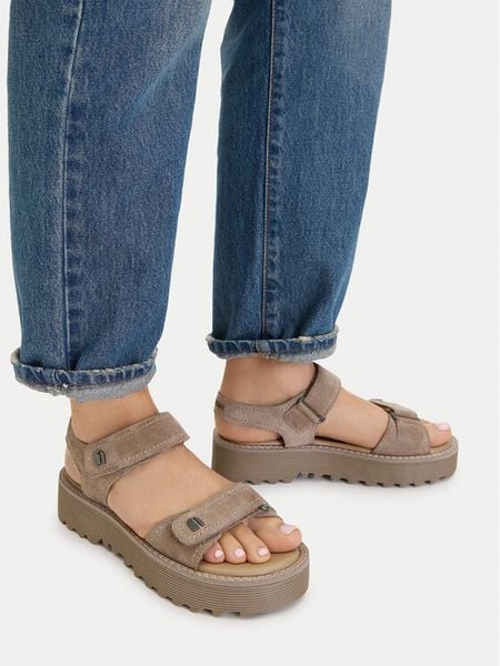 G-Star Raw Sandały CEO-WI16-AVA-04 Beżowy. Brązowe sandały G-Star, bez wzorów, ze skóry, retro, bez obcasa, na płaskiej podeszwie, bez zapięcia. Za 173.99 zł.