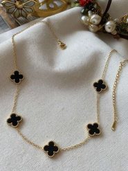 Luseera Pozłacany naszyjnik z elementami ozdobnymi - dł. 45 cm rozmiar: onesize. Żółte naszyjniki Luseera, pozłacane. Za 92.64 zł.