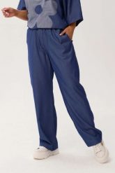 Denimowe spodnie na gumce z kieszeniami OVERSIZE PLUS SIZE XXL WIOSNA LATO. Spodnie materiałowe Moda Size Plus Iwanek, na co dzień, l, bez wzorów, z materiału, plus size, krótkie. Za 219.90 zł.