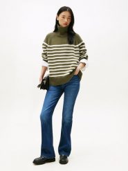 TOMMY JEANS Dżinsy - Flared fit - w kolorze granatowym rozmiar: W28/L32. Niebieskie jeansy Tommy Jeans, l, z aplikacjami. Za 349.73 zł.