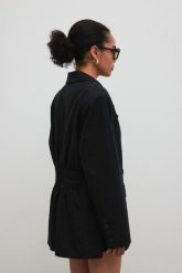 Marynarka z marszczeniem w kolorze TOTALLY BLACK - ROCHELLE. Czarne marynarki i żakiety Marsala, m, bez wzorów, z bawełny, eleganckie. Za 599.90 zł.