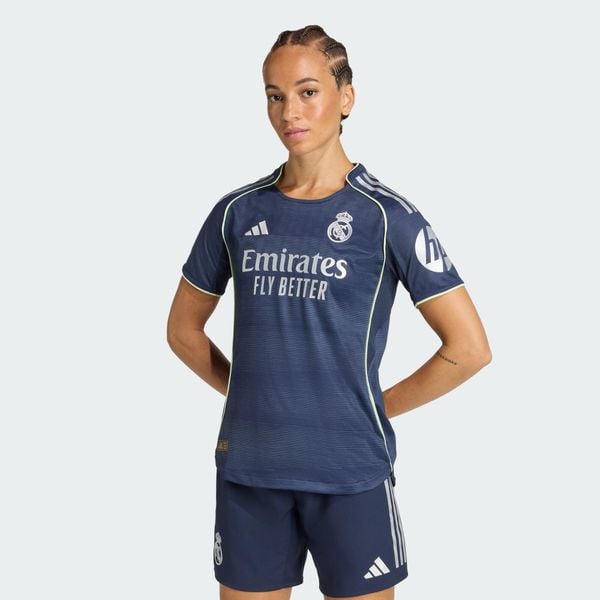 Koszulka wyjazdowa Real Madryt 25/26 Authentic. Niebieskie bluzki Adidas, bez wzorów, sportowe, bez kołnierzyka, bez ramiączek. Za 649.00 zł.