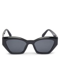 Okulary przeciwsłoneczne JENNY. Czarne okulary przeciwsłoneczne Jenny, bez wzorów. Za 49.99 zł.