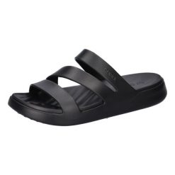Klapki damskie Crocs Getaway Strappy. Czarne klapki Crocs, bez wzorów, z materiału, bez obcasa. Za 254.00 zł.