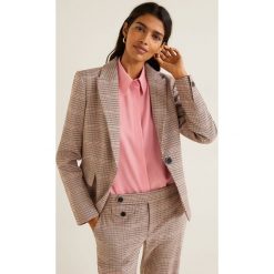Mango - Żakiet Bosforo4. Czerwone marynarki i żakiety Mango, l, bez wzorów, z elastanu, eleganckie. W wyprzedaży za 99.90 zł.