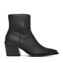Botki DeeZee. Czarne botki DeeZee, bez wzorów, bez obcasa, na słupku, bez zapięcia. Za 199.99 zł.