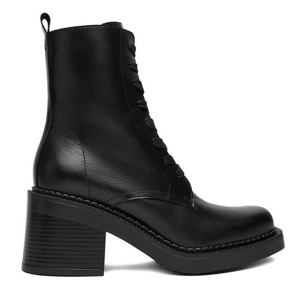 Trzewiki GINO ROSSI. Czarne botki Gino Rossi, bez wzorów, bez obcasa, na słupku, bez zapięcia. Za 379.99 zł.