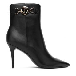Botki Eva Minge. Czarne botki Eva Minge, bez wzorów, bez obcasa, na szpilce, bez zapięcia. Za 579.99 zł.
