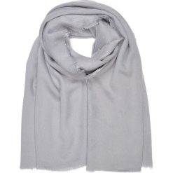SZALIK DAMSKI. Szare szaliki TOP SECRET, na jesień, bez wzorów, z tkaniny. W wyprzedaży za 29.99 zł.