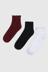 Skarpety 3-pack. Skarpety MOODO, bez wzorów, z bawełny. Za 34.99 zł.