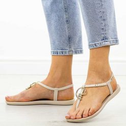 Beżowe płaskie japonki damskie Ipanema Vibe 83656. Czarne klapki Ipanema, z aplikacjami, z gumy, bez obcasa, na płaskiej podeszwie. W wyprzedaży za 111.20 zł.