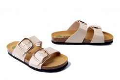 DR. BRINKMANN 700717-08 beige, klapki damskie. Brązowe klapki Dr. Brinkmann, bez wzorów, bez obcasa. Za 185.43 zł.