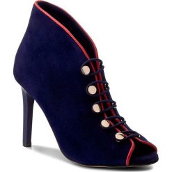 Szpilki CARINII - B3928 H40-H54-000-B16. Niebieskie botki Carinii, z aplikacjami, ze skóry, eleganckie, bez obcasa, na obcasie, bez zapięcia. W wyprzedaży za 219.00 zł.