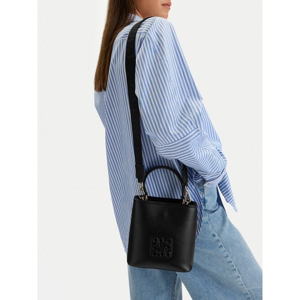 Torebka Nine West. Czarne torebki klasyczne Nine West, bez wzorów, bez dodatków. Za 179.99 zł.