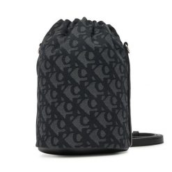 Torebka Calvin Klein. Czarne torebki klasyczne Calvin Klein, bez wzorów, bez dodatków. Za 569.99 zł.