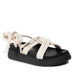 Sandały Kat Maconie. Białe sandały Kat Maconie, bez wzorów, bez obcasa, na płaskiej podeszwie, bez zapięcia. Za 459.99 zł.