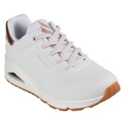 Kapcie SKECHERS SHIMMER AWAY Biały. Białe obuwie domowe Skechers, bez wzorów, z materiału, bez zapięcia. Za 404.67 zł.
