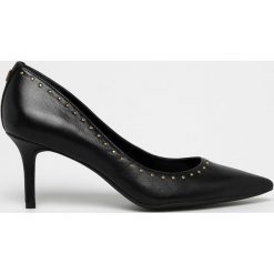 Lauren Ralph Lauren - Szpilki. Czarne szpilki Lauren Ralph Lauren, bez wzorów, z materiału, bez obcasa, na obcasie, bez zapięcia. W wyprzedaży za 399.90 zł.