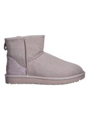 UGG Skórzane botki "Classic Mini II" w kolorze jasnoróżowym rozmiar: 36. Różowe botki UGG, bez wzorów, z wełny, bez obcasa, bez zapięcia. Za 572.37 zł.
