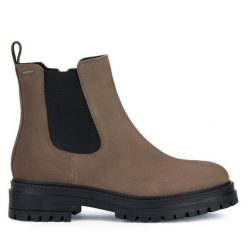 Botki Geox. Brązowe botki Geox, bez wzorów, bez obcasa, na płaskiej podeszwie, bez zapięcia. Za 749.99 zł.